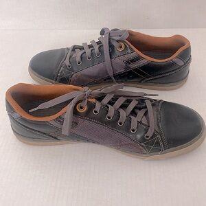 SKECHERS relaxed Fit, lace up Grey & Orange Shoes. Size 10.5